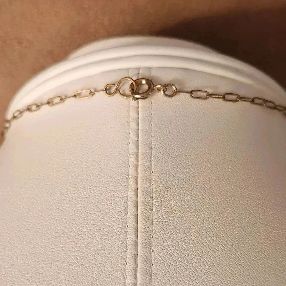 None inch from
